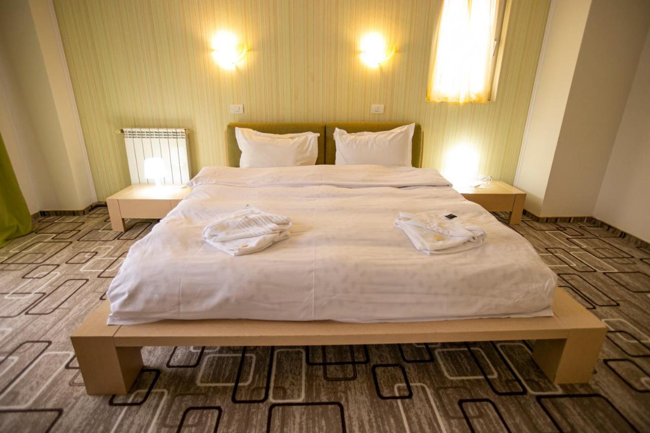 Atrium Hotel Mountain View Predeal Bagian luar foto