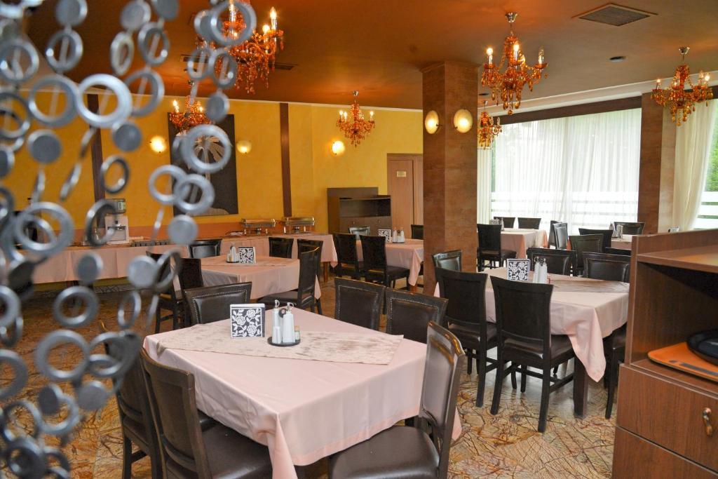 Atrium Hotel Mountain View Predeal Bagian luar foto